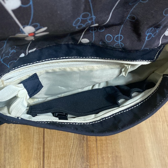 Sherpani black nylon lightweight crossbody purse with adjustable strap - Picture 5 of 11